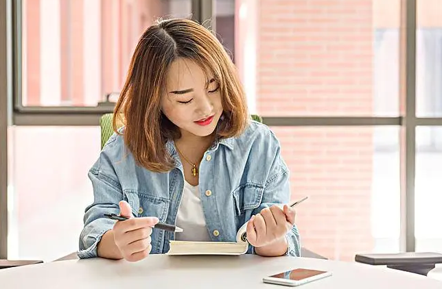 关于大学生勤工俭学管理研究的文献综述