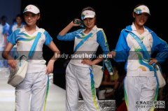华南农业大学艺术设计学院服装设计作品展演(组图—农业论文